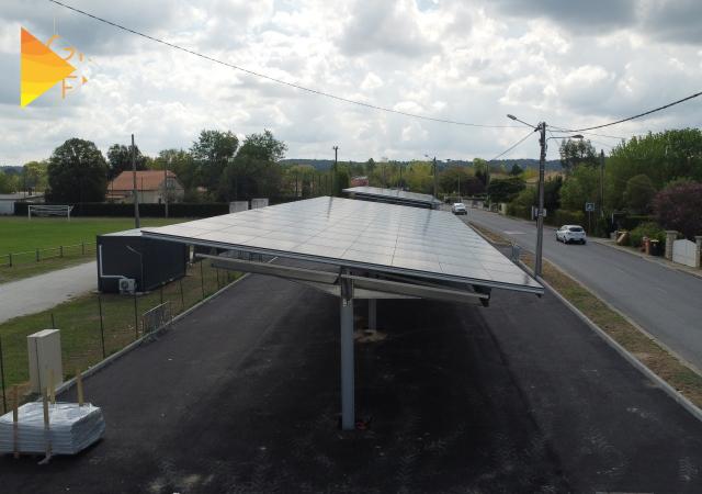 ombrière prise de côté et en haut à st-Médard-de-Guizières